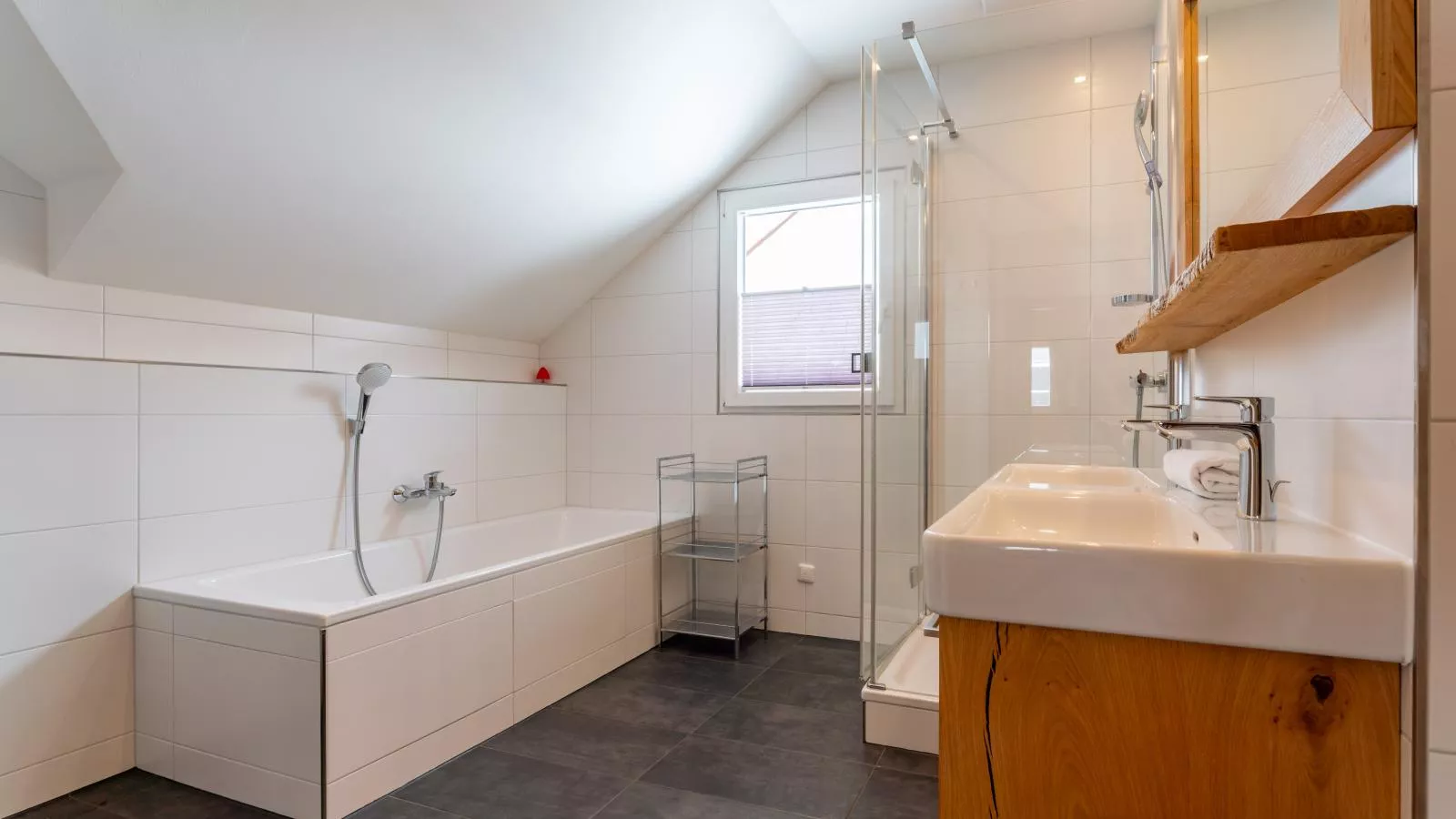 The Laerch - Badkamer