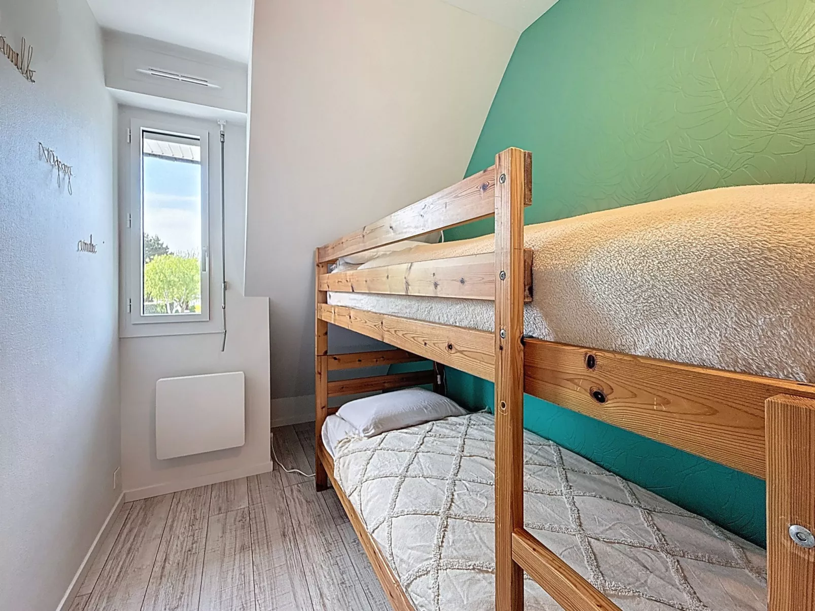 Village de Légenèse - Binnen