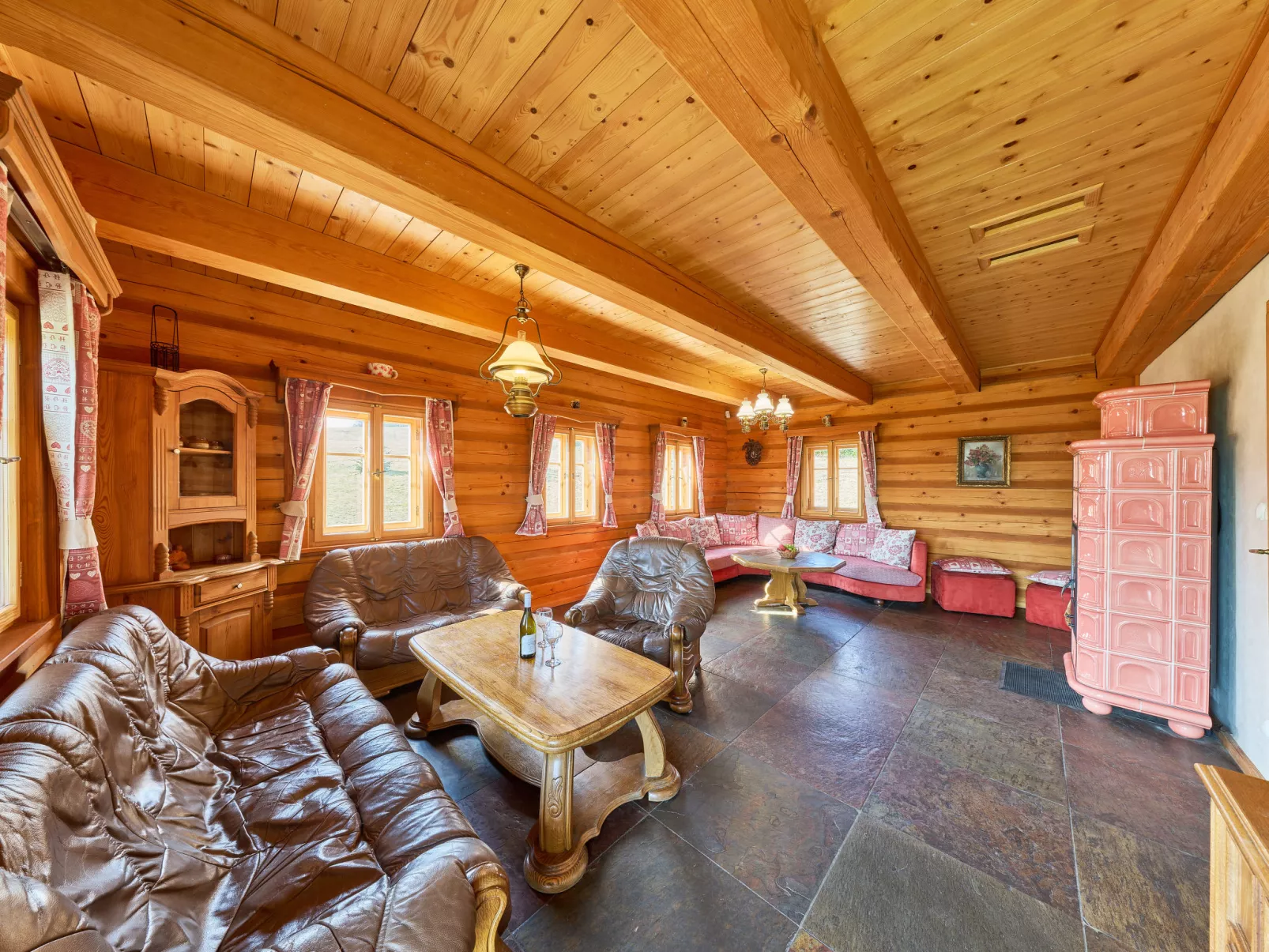 Timber Lodge with Hydromassage - Binnen