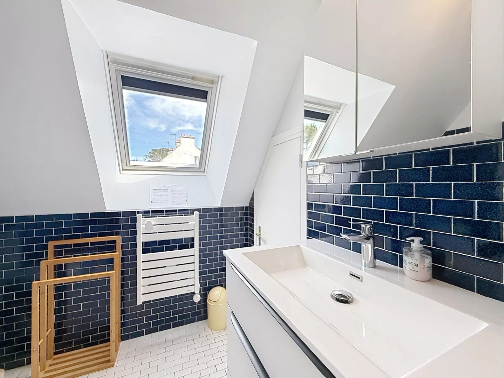 Village de Légenèse - Binnen