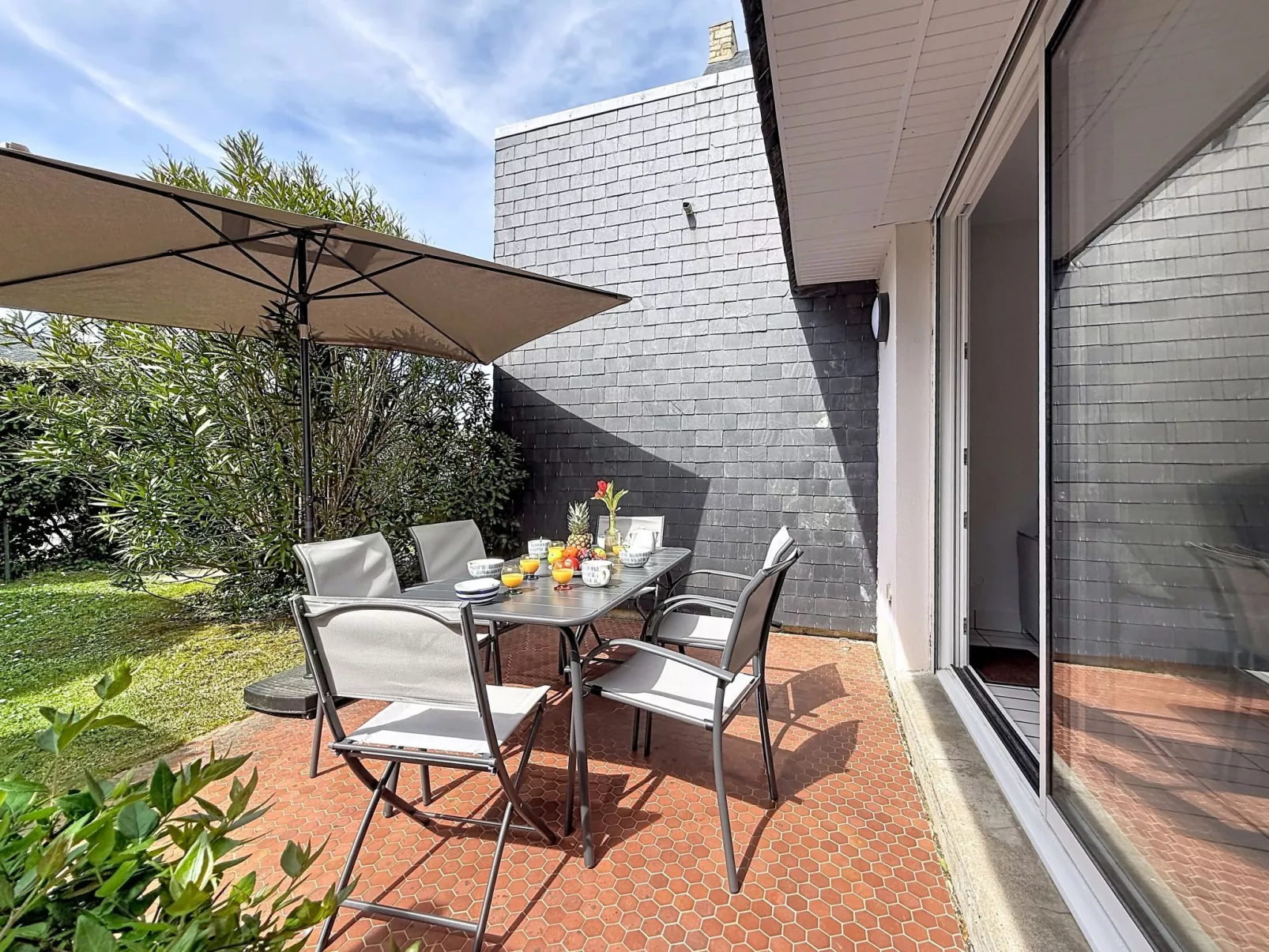 Village de Légenèse - Buiten