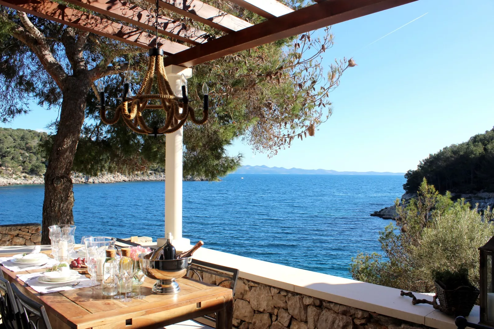 Seafront villa Marella - Buitenlucht