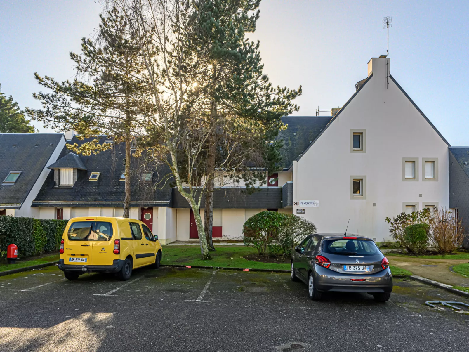 Village de Légenèse - Buiten