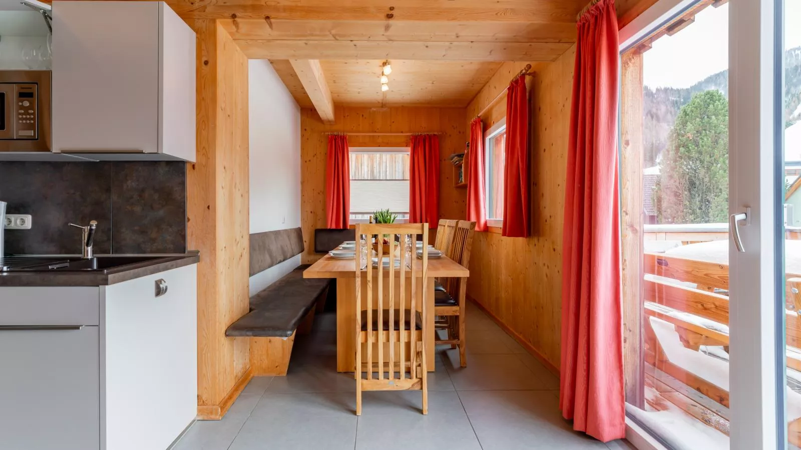 Spatzennest - Eetkamer