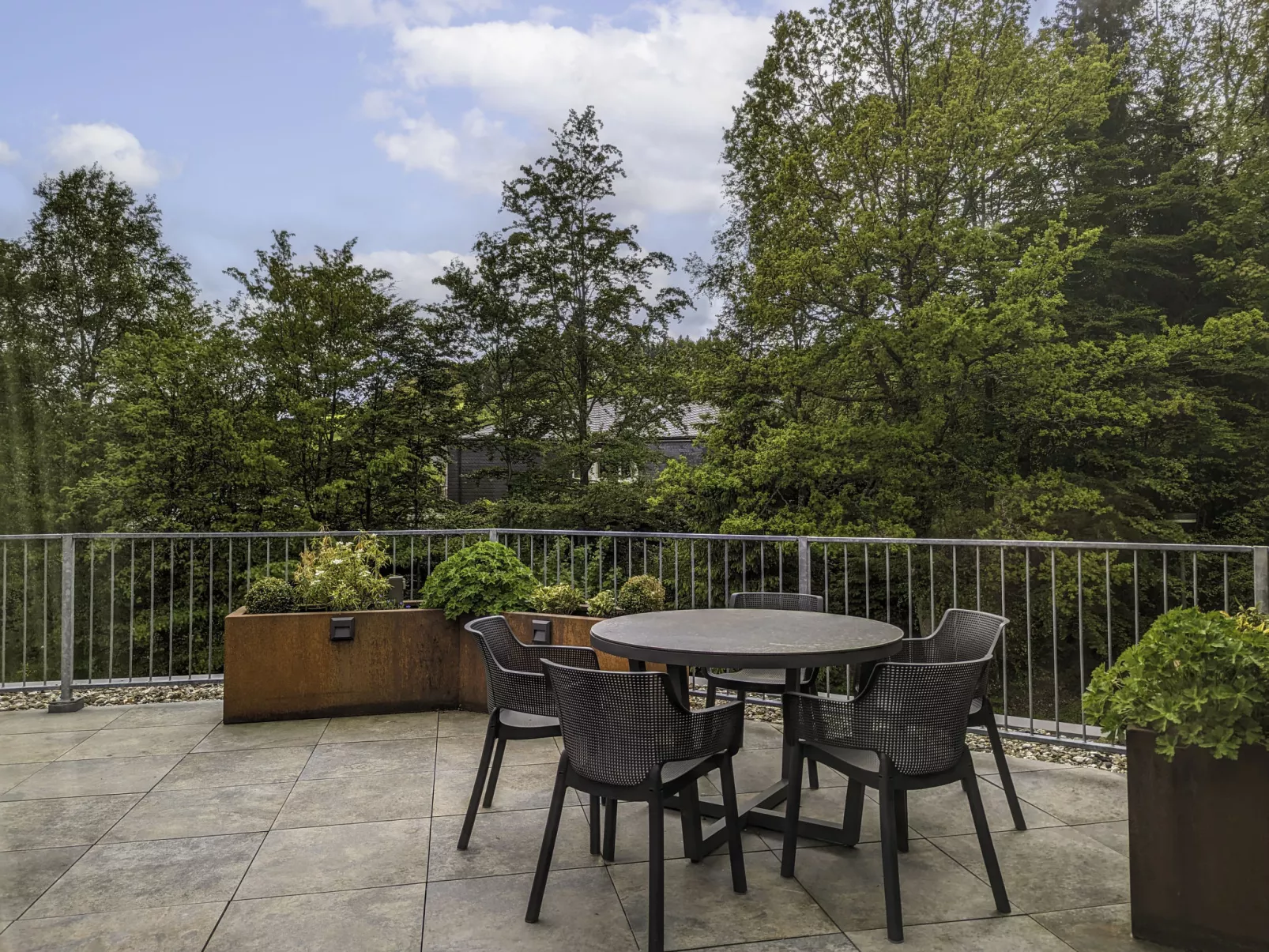 Gästehaus Grönebach mit Pool - Buiten