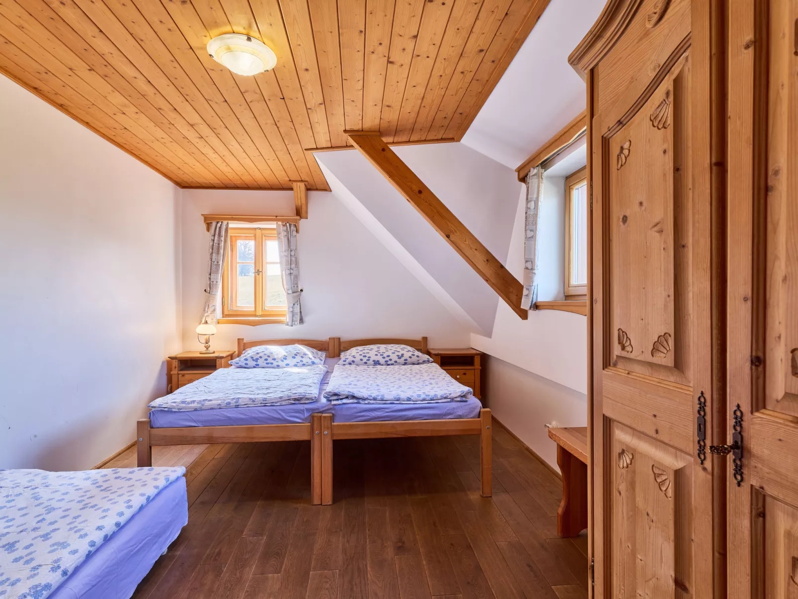 Timber Lodge with Hydromassage - Binnen