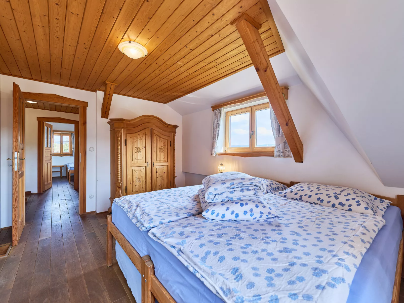 Timber Lodge with Hydromassage - Binnen