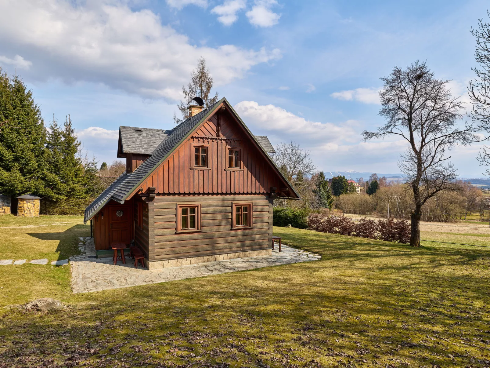 Timber Lodge with Sauna - Buiten