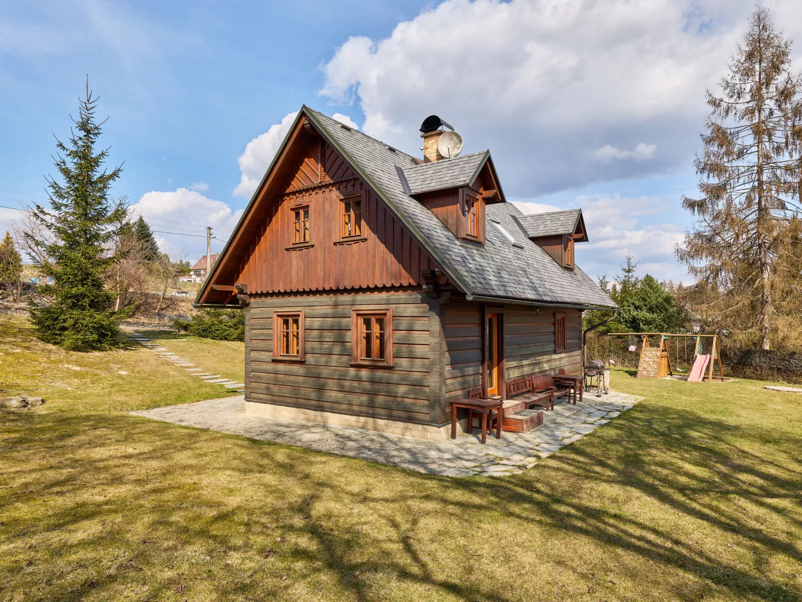 Timber Lodge with Sauna - Buiten