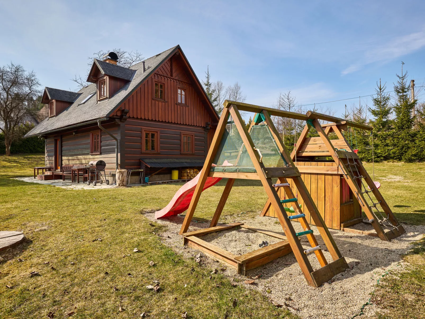 Timber Lodge with Sauna - Buiten