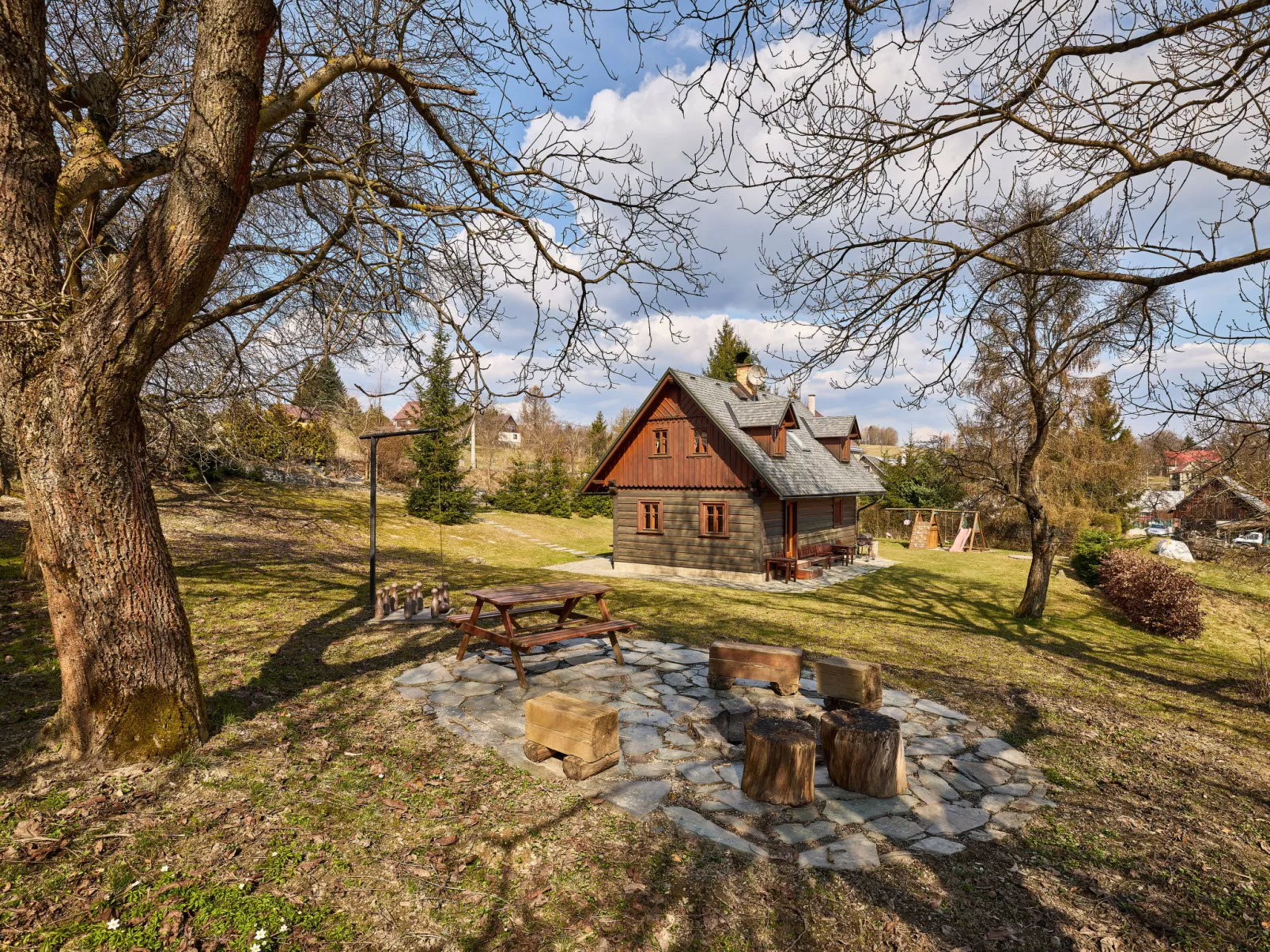 Timber Lodge with Sauna - Buiten