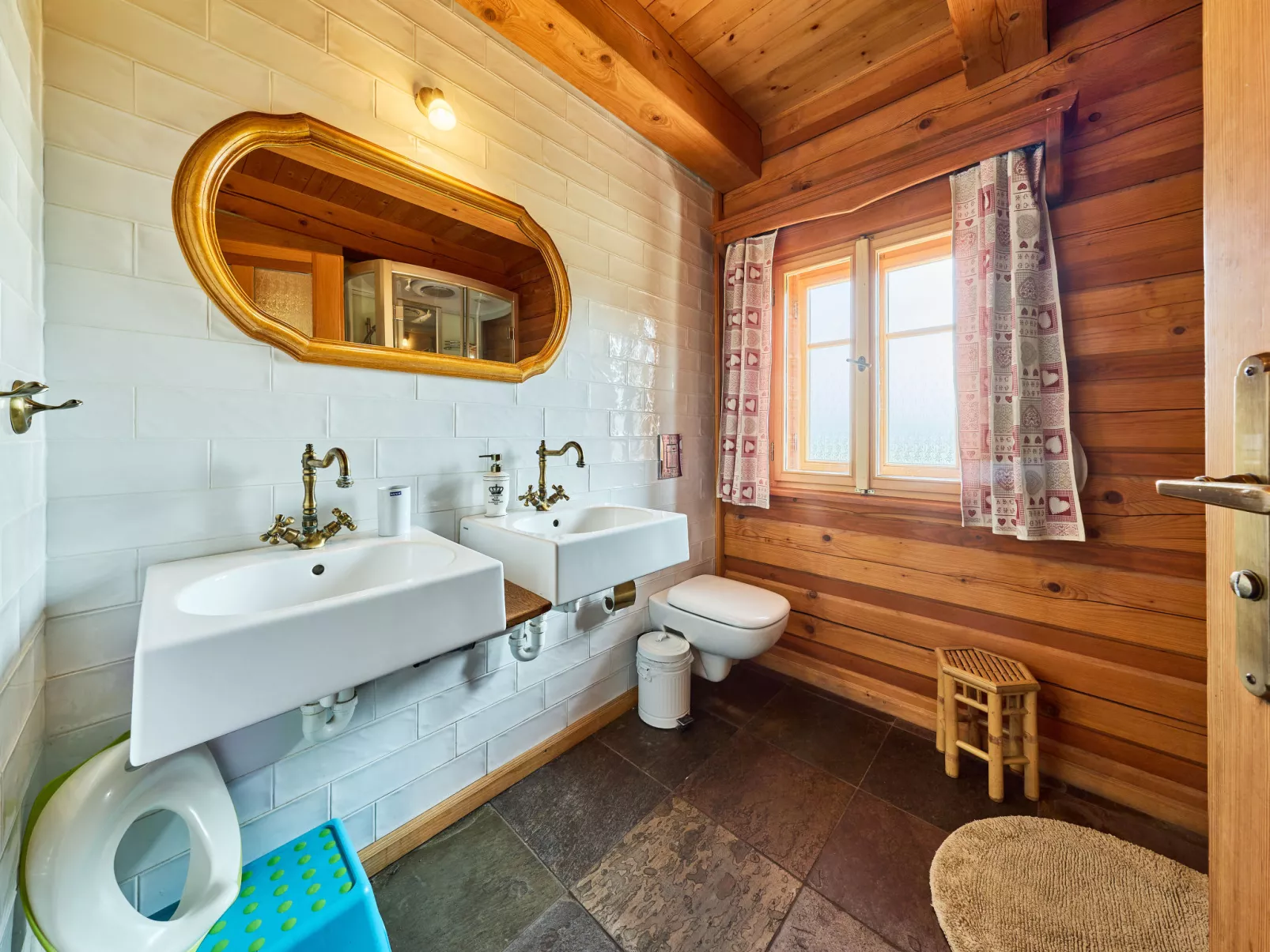 Timber Lodge with Hydromassage - Binnen
