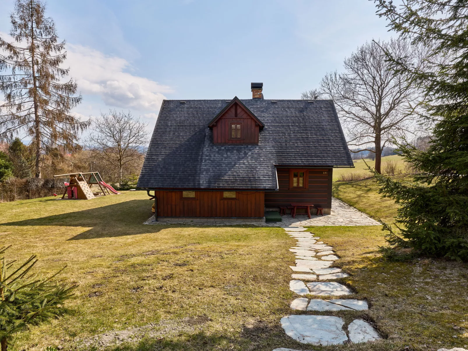 Timber Lodge with Sauna - Buiten