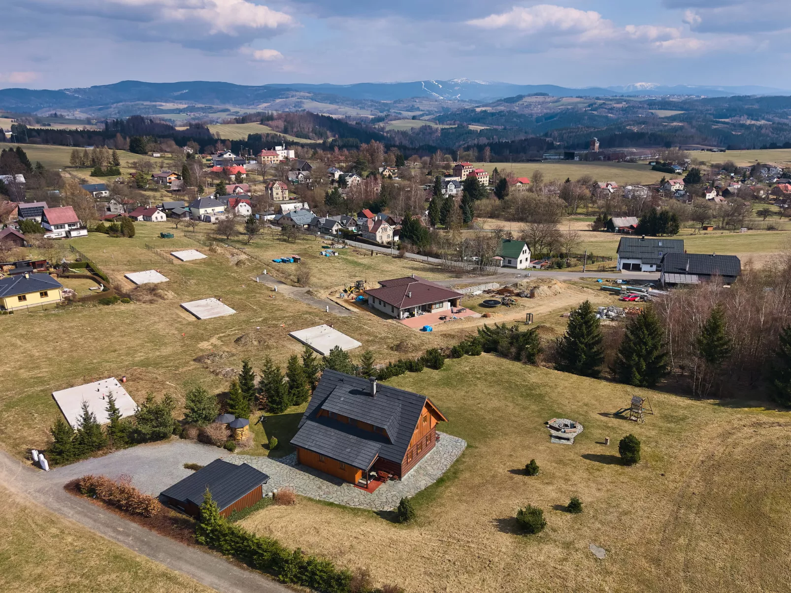 Timber Lodge with Hydromassage - Buiten