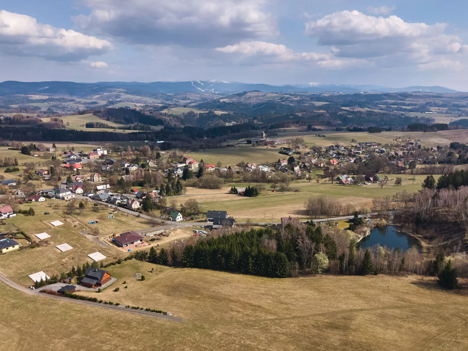 Timber Lodge with Hydromassage - Buiten