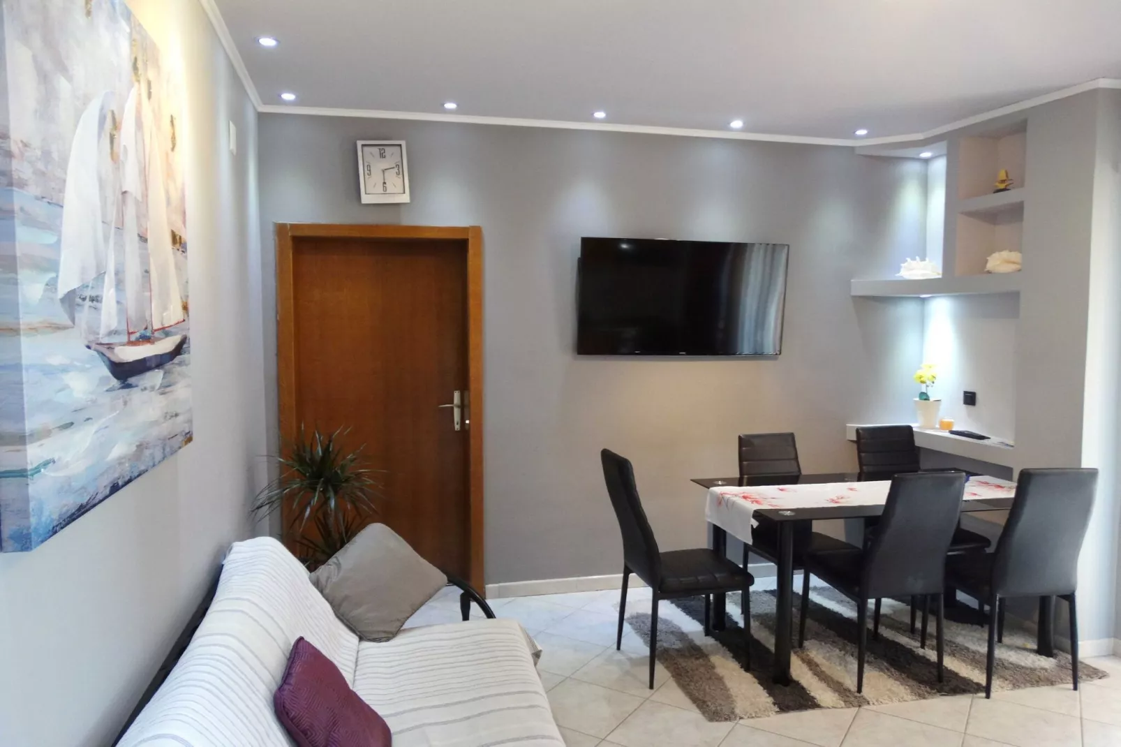 Scenic and Sunny Apartments with Sea View and Balcony - Two Bedroom Apartment with Balcony (owner veliki)