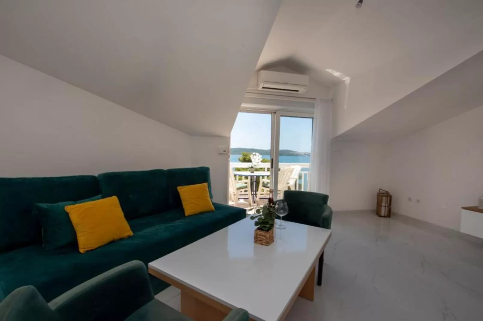 Villa Tomi - Double Room With Sea View (3)