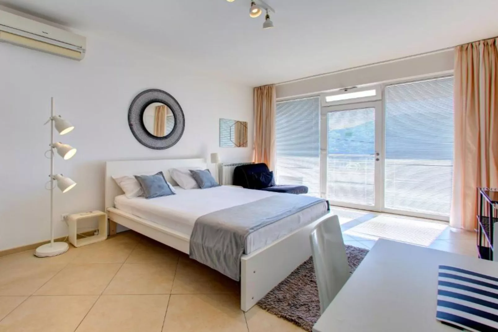 One-Bedroom Apartment With Balcony And Sea View (Superior 2)