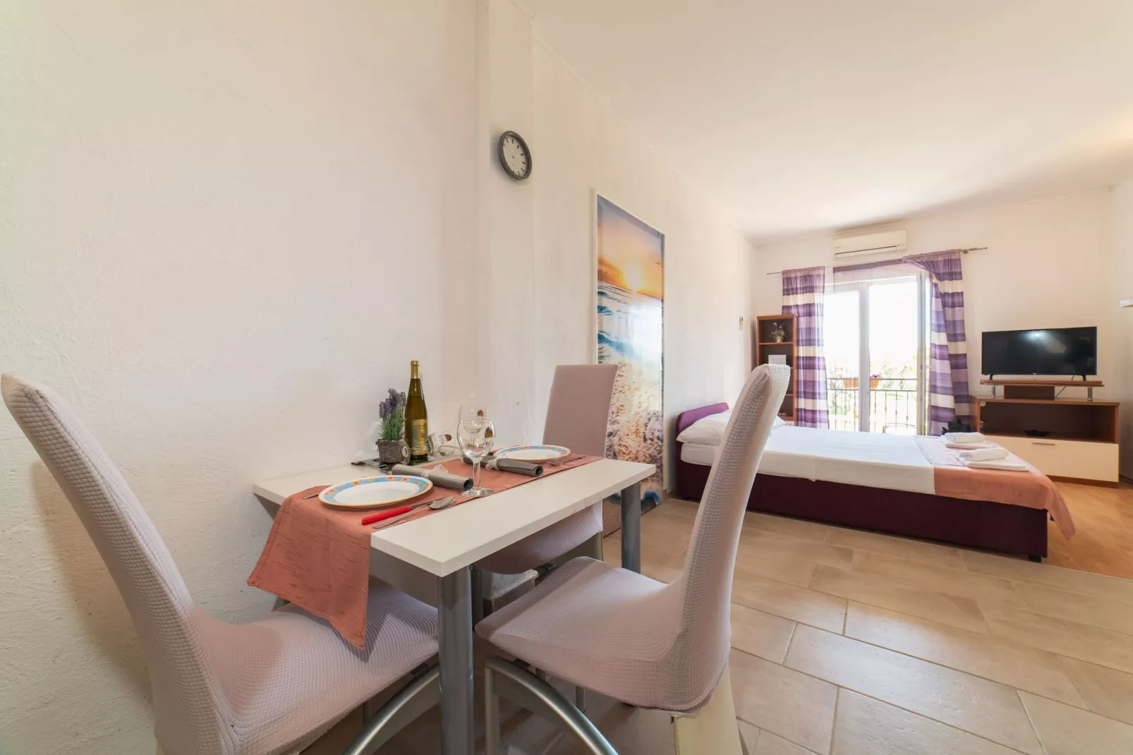 Tranquil and Stylish Apartment Kastel Novi - Studio Apartment with Garden