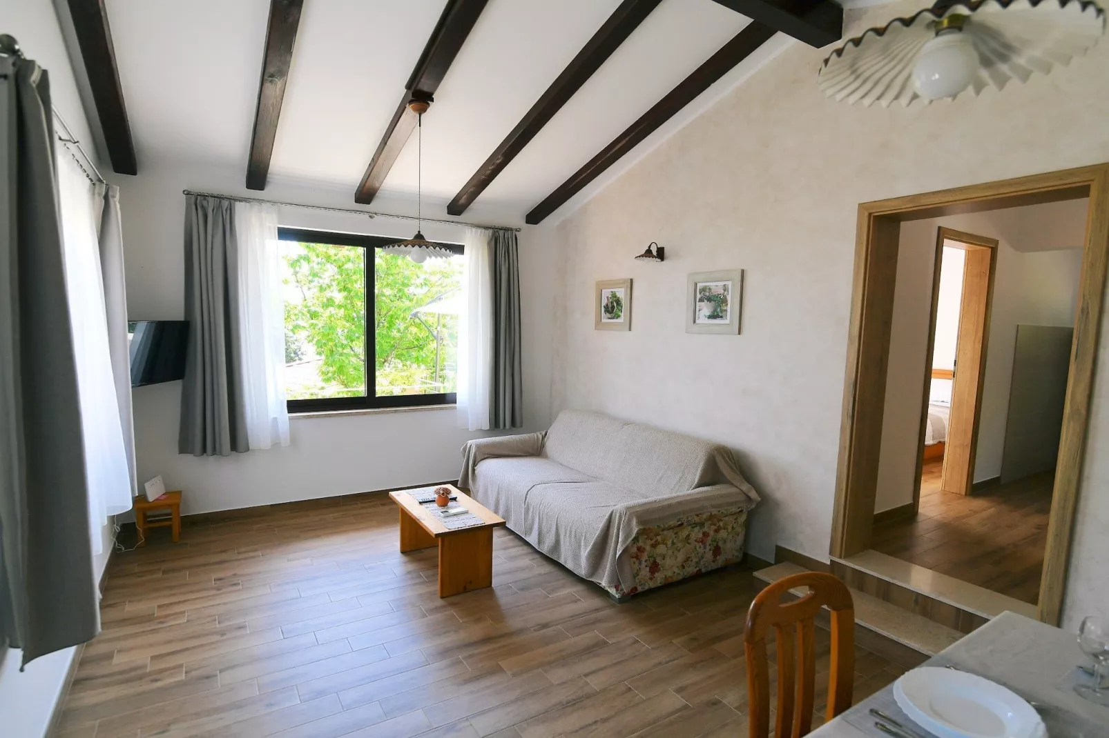 Charming Holiday Home with Terrace and Garden - One Bedroom Holiday Home