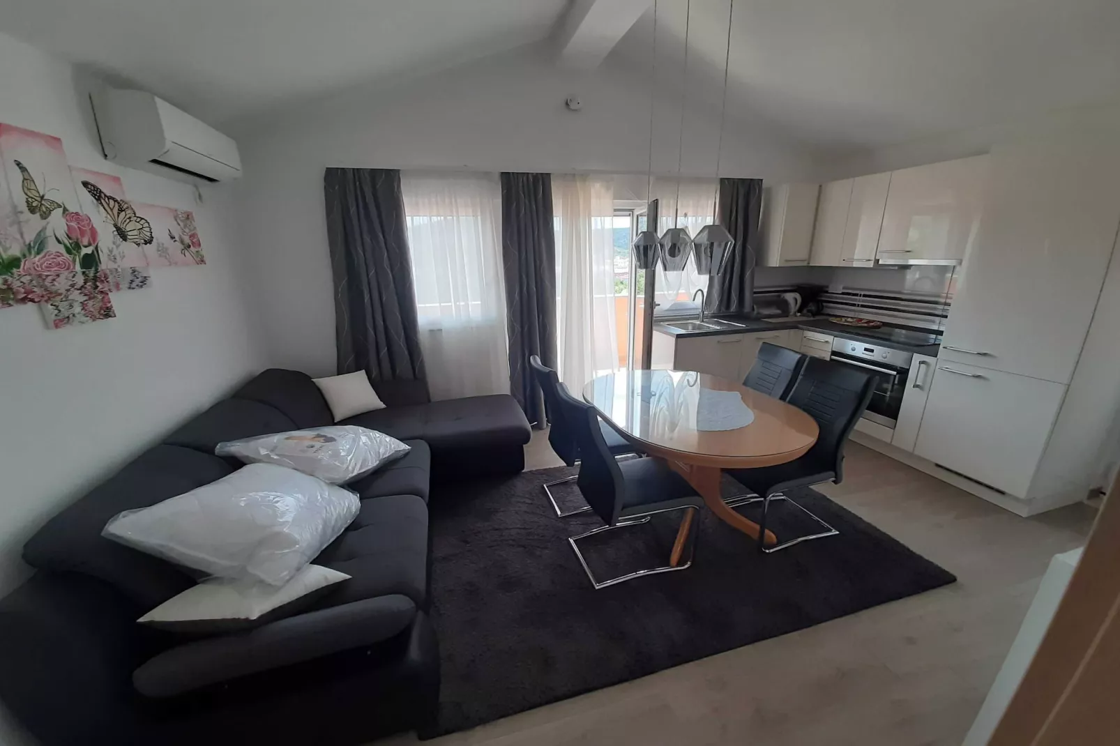 Cozy Apartments with Private Balcony Vinisce - Comfort Two Bedroom Apartment (Owner III)