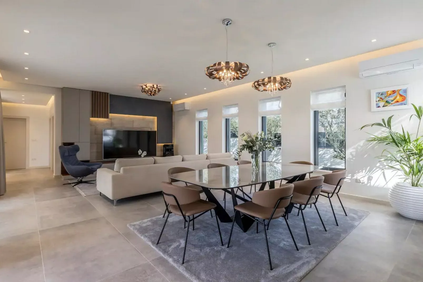 Sophisticated Oasis Residence Villa with Pool - Three Bedroom Villa with Pool