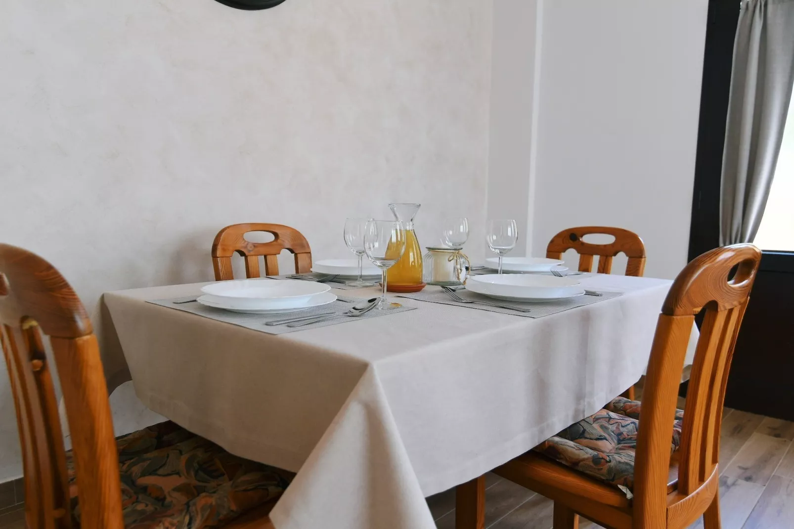 Charming Holiday Home with Terrace and Garden - One Bedroom Holiday Home