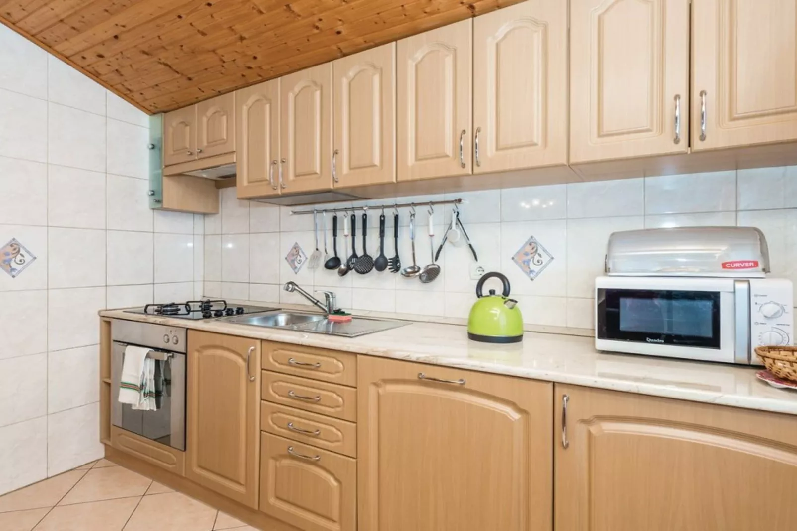 Scenic Seafront Brsec Apartment - Three Bedroom Apartment  with Terrace - Keuken