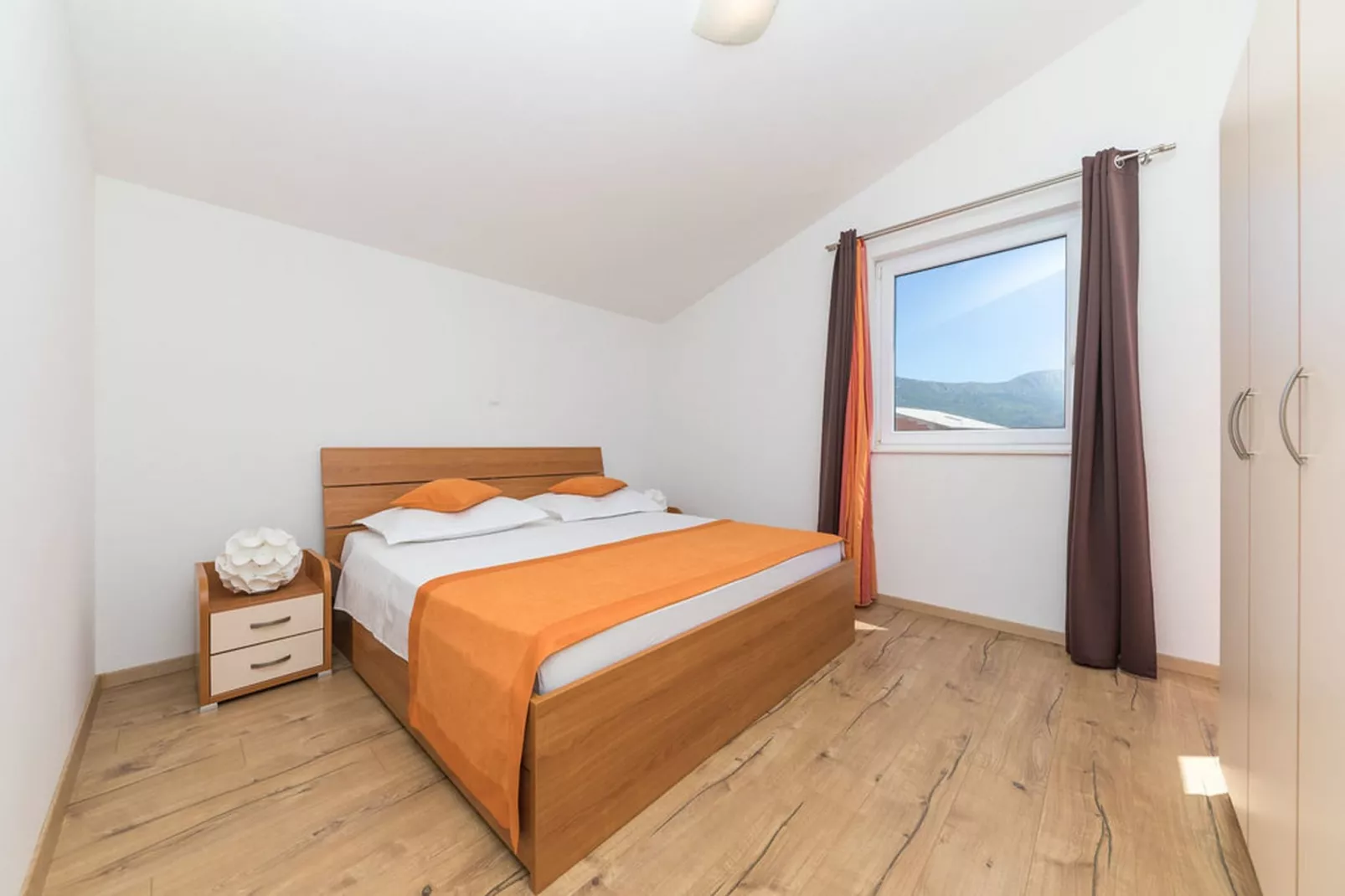 Two Bedroom Apartment with Balcony (Owner Blue) - Slaapkamer