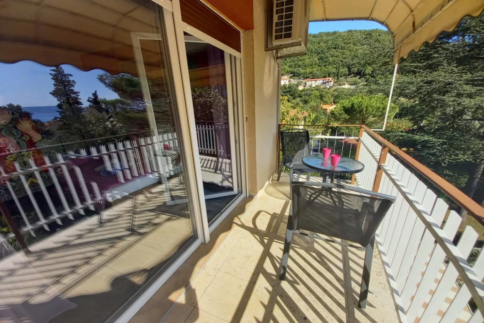 Lovely Apartments Near the Sea - Standard Studio Apartment with Balcony - Terrasbalkon