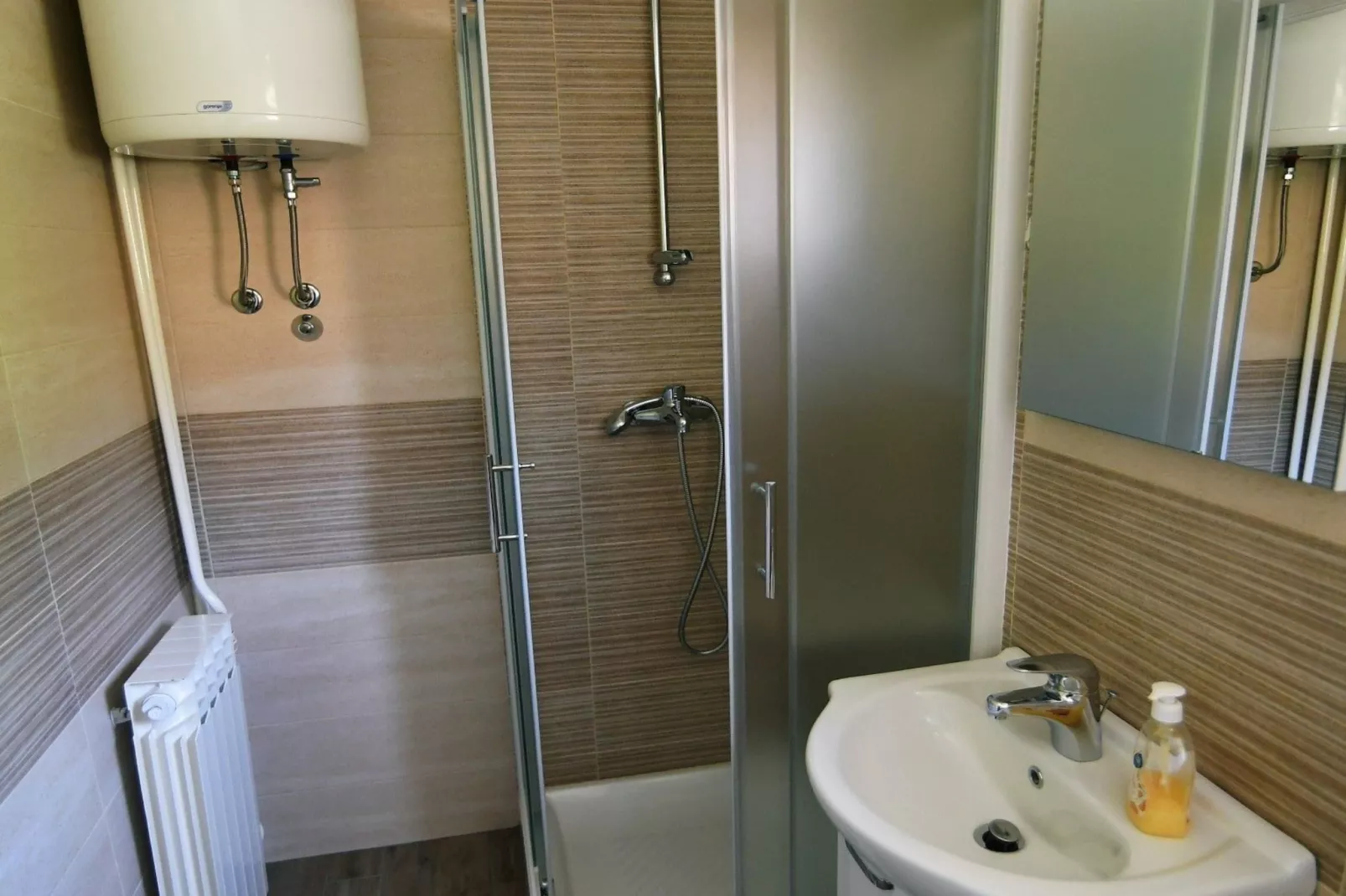 Scenic Retreat Rooms and Family Apartments - Double Room with Sea View 4 - Badkamer