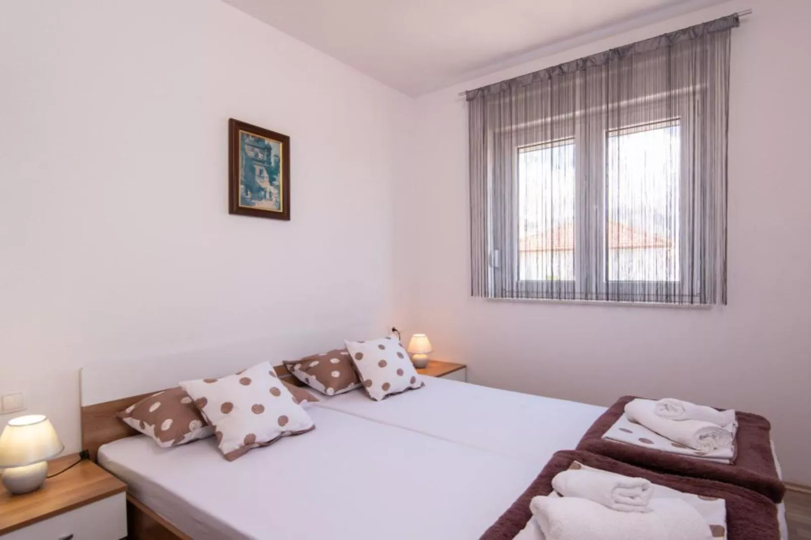 Peaceful Apartments Harfa- One Bedroom Apartment with Balcony and Partial Sea View 2 - Slaapkamer