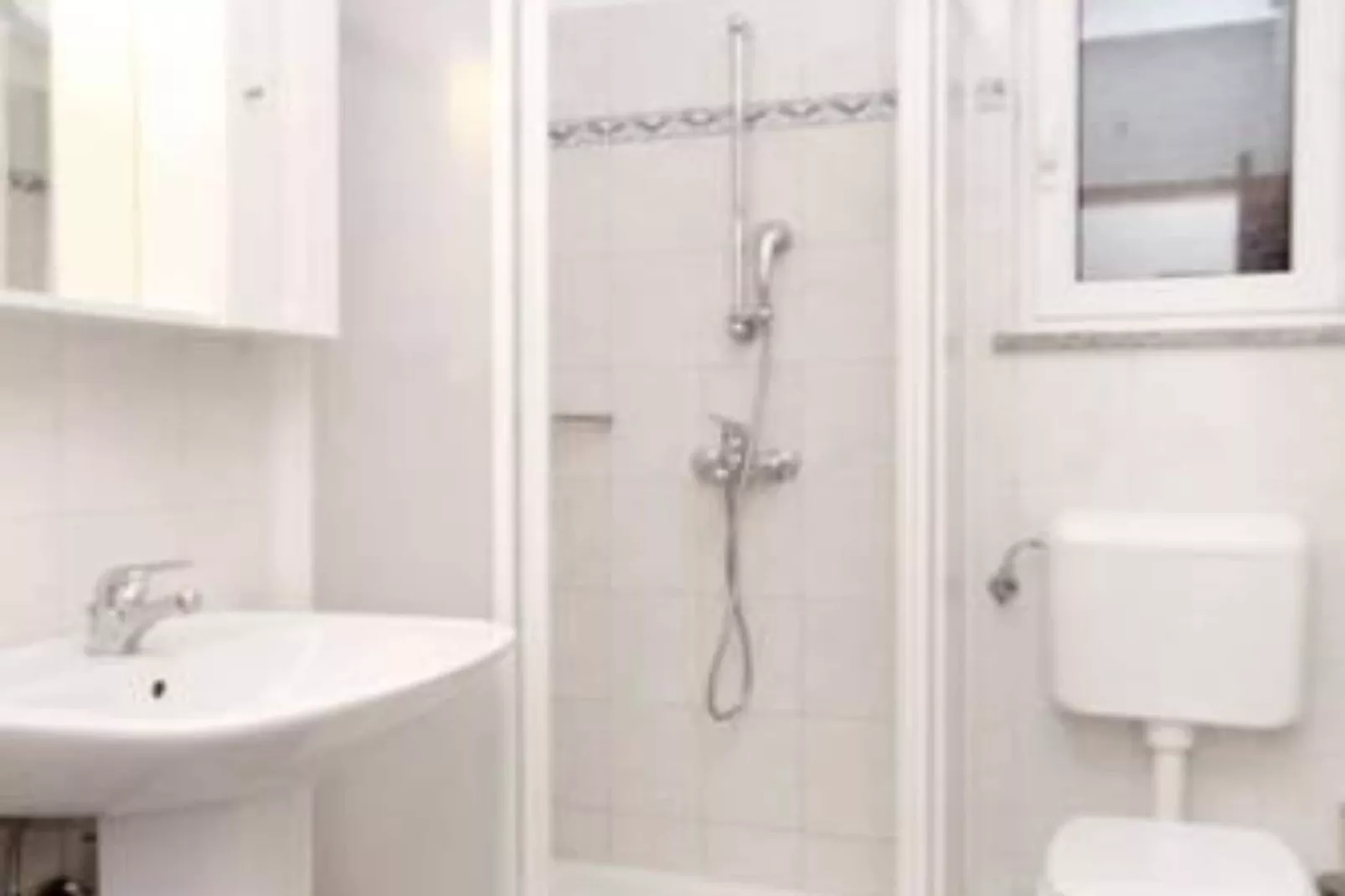 Splendid Beachfront Medveja Apartments - Confort One Bedroom Apartment with Balcony and Sea View 3 - Badkamer