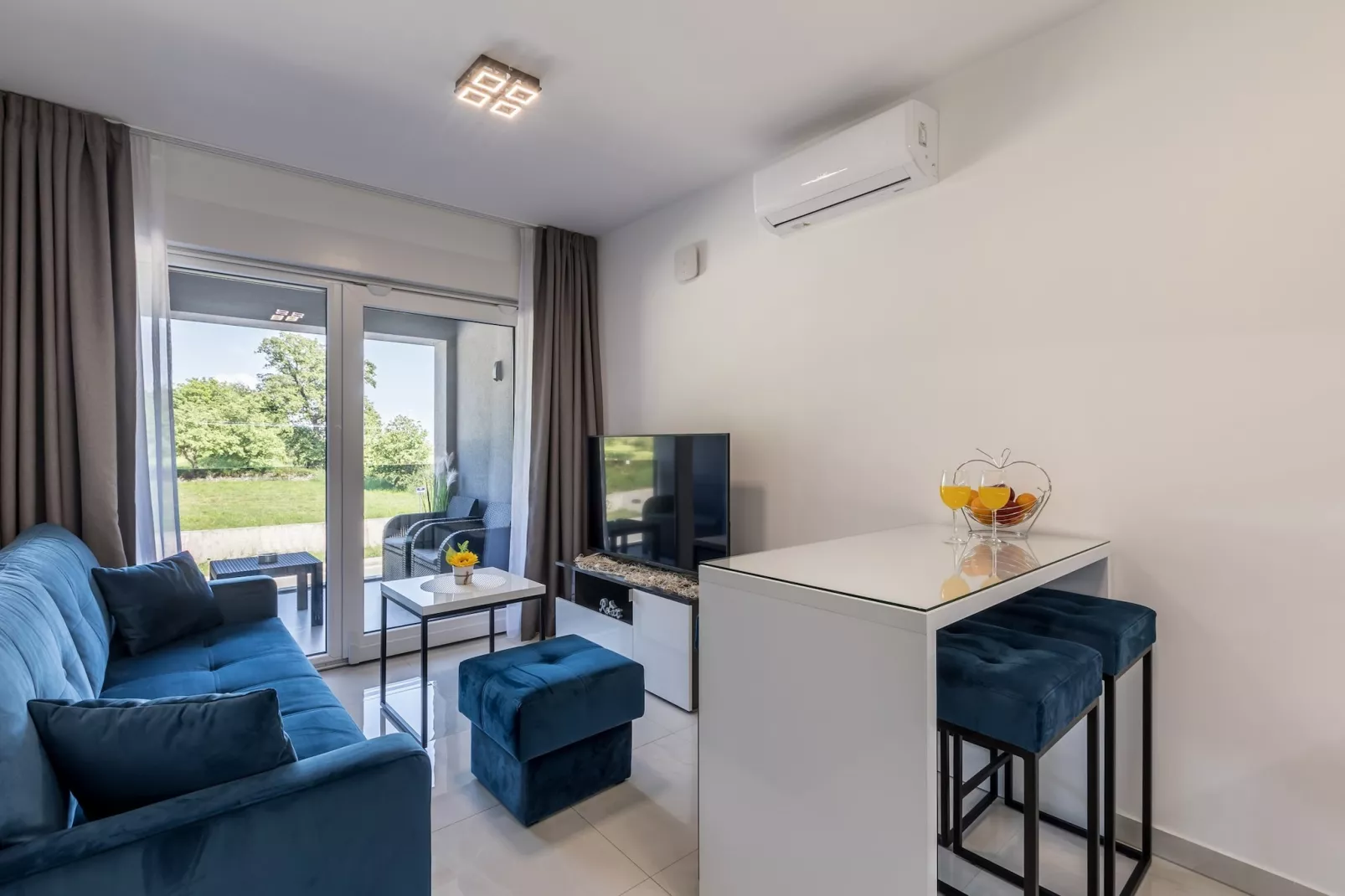 Scenic Kastel Luksic Apartments - One Bedroom Apartment (owner sjever manji) - Woonkamer