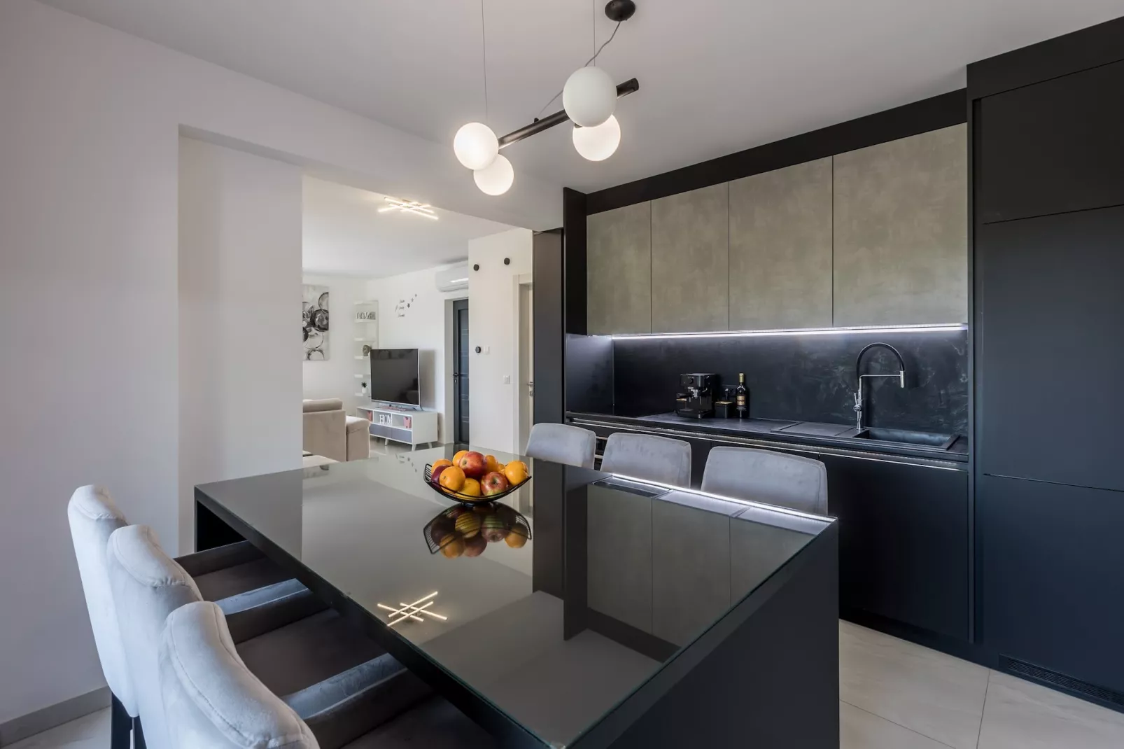 Scenic Kastel Luksic Apartments - Three Bedroom Apartment - Keuken