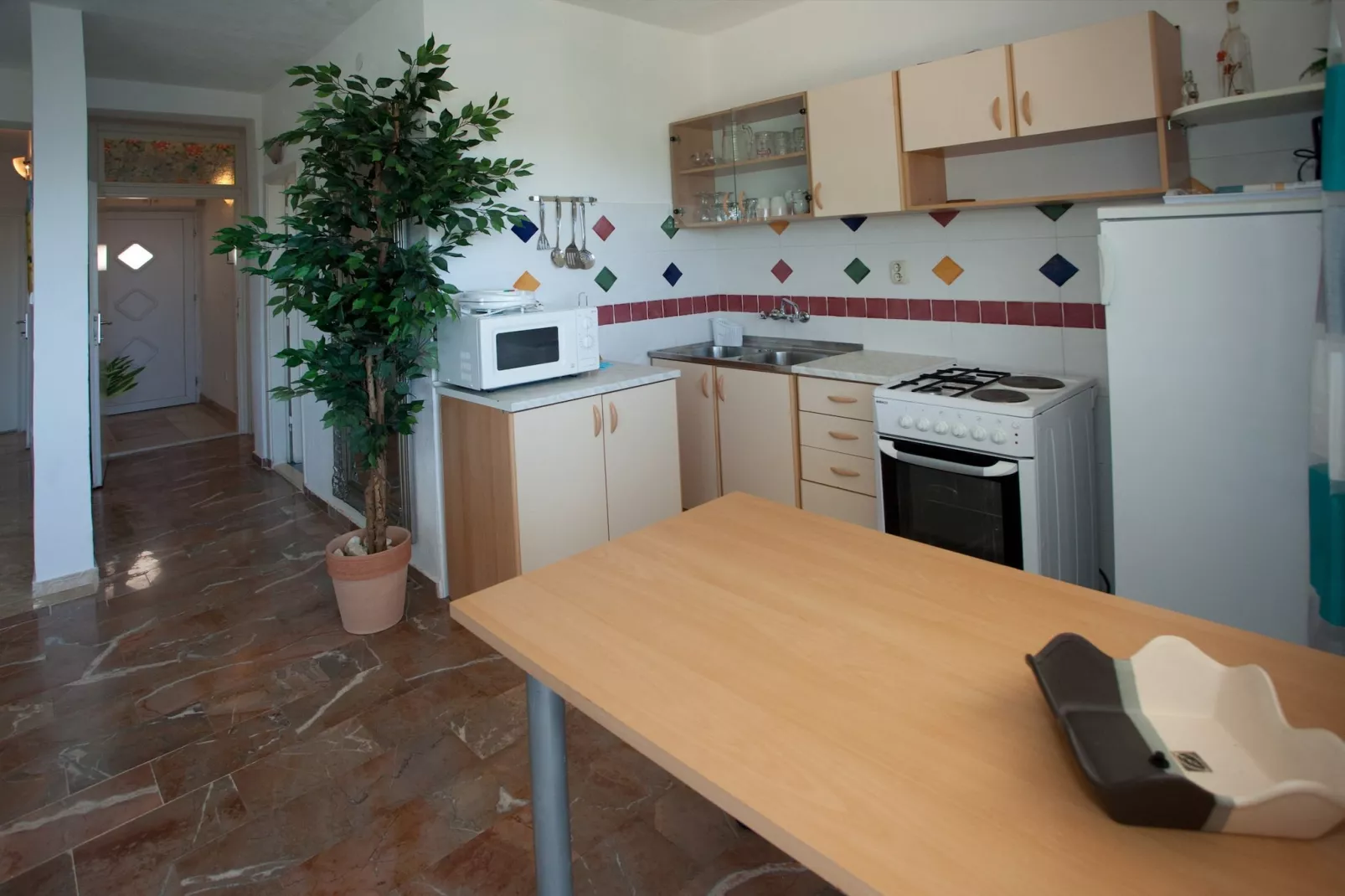 Wonderful Visinisce Apartments with Terrace and Sea Views - Standard Three Bedroom Apartment (Owner 2) - Keuken