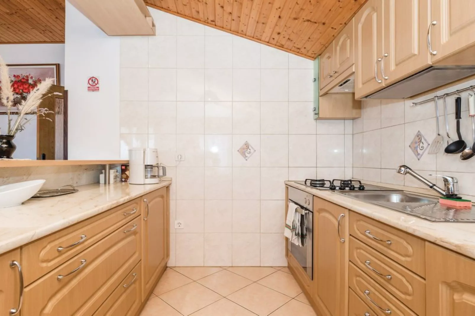 Scenic Seafront Brsec Apartment - Three Bedroom Apartment  with Terrace - Keuken