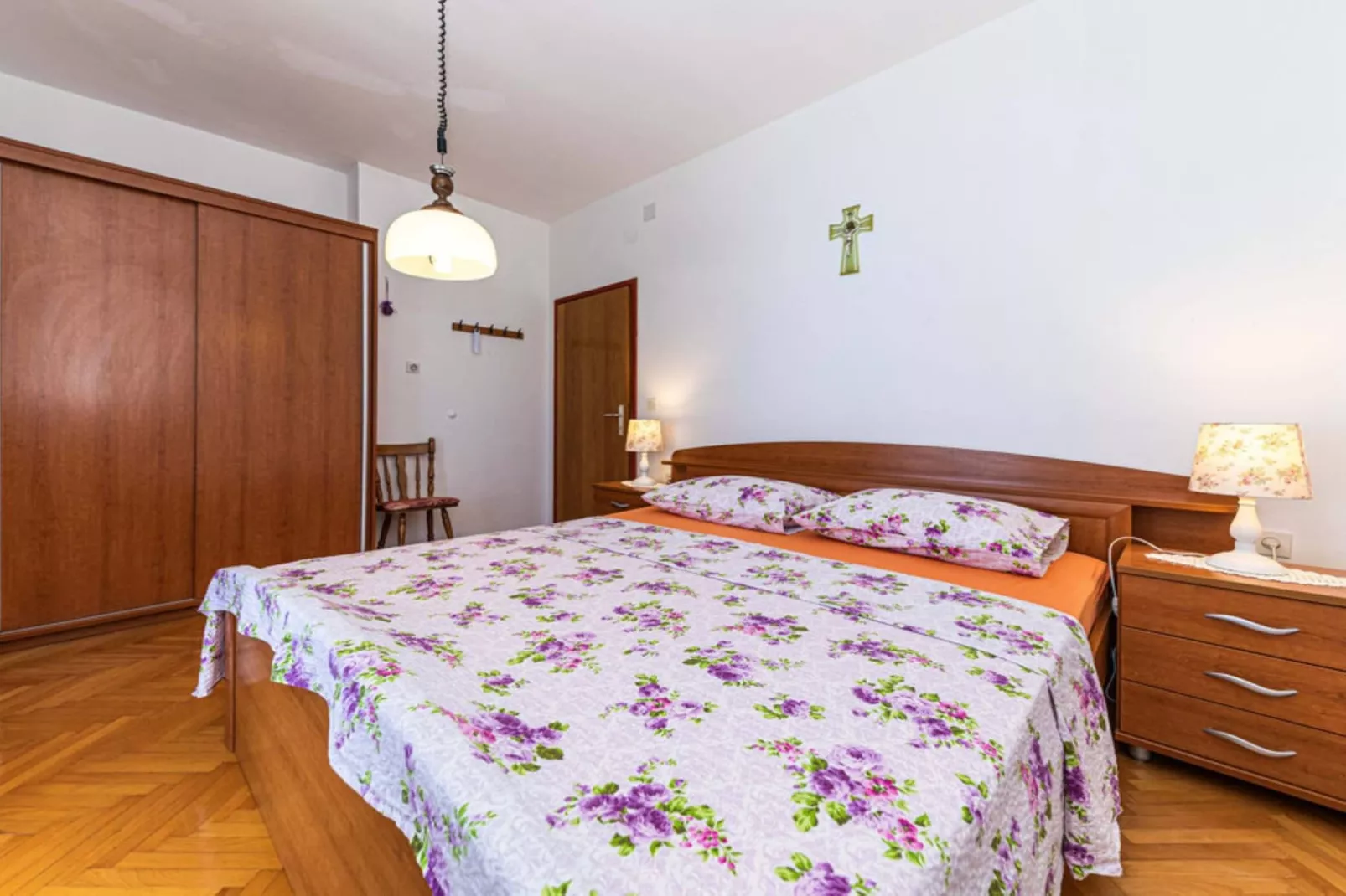 Holiday Home by the Sea with Terrace & Ocean Views on Čiovo - Two Bedroom Holiday Home - Slaapkamer