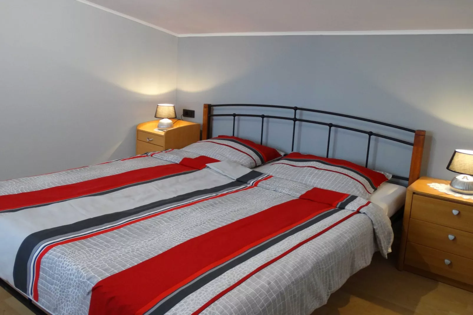 Scenic and Sunny Apartments with Sea View and Balcony - Two Bedroom Apartment with Balcony (owner veliki) - Slaapkamer