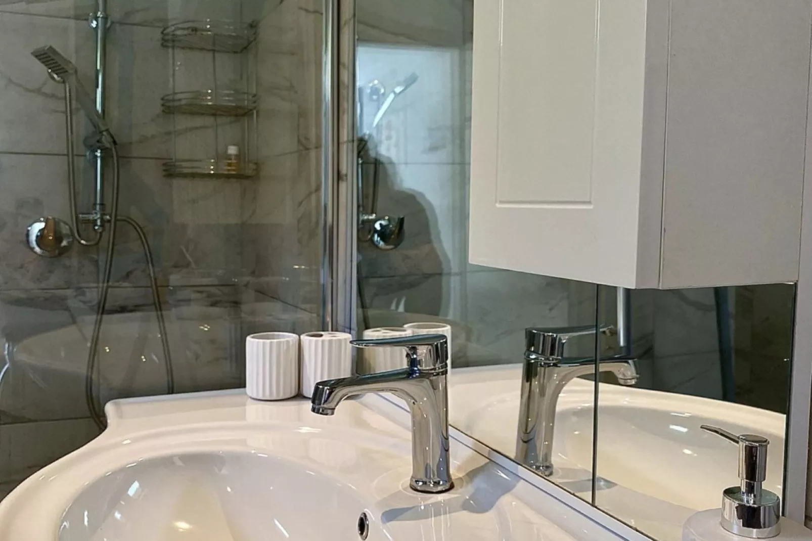 Luxury Lovran Apartments with Swimming Pool - Classic One Bedroom Apartment - Badkamer