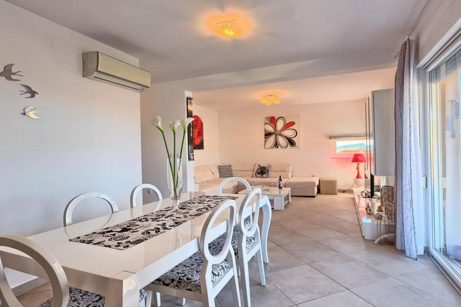 Luxury Apartment Okrug Gornji with Sea View and Pool - Three Bedroom Apartment with Sea View and Pool - Woonkamer