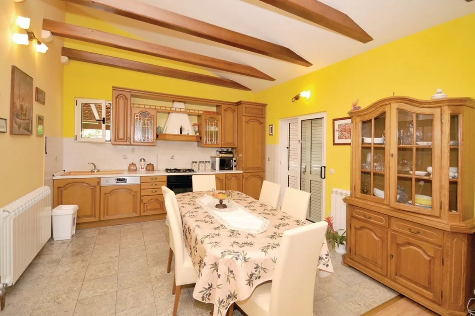 Picturesque Escape Holiday Home with Pool and Sauna - Four Bedroom Holiday Home with Sauna and Pool - Slaapkamer