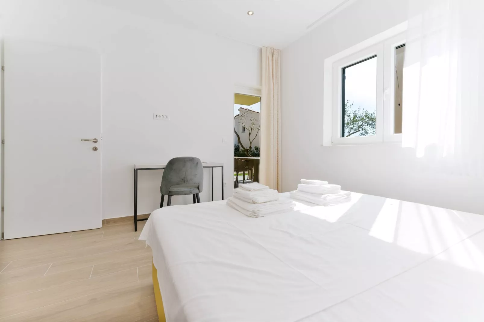 Luxury Living at Horizon Retreat - Premium Two Bedroom Apartment (owner West S5) - Slaapkamer
