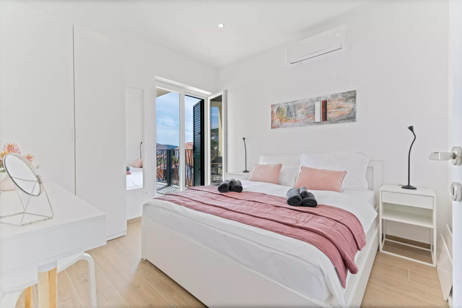 Luxury Living at Horizon Retreat - Deluxe Two Bedroom Apartment (owner  West S6) - Slaapkamer