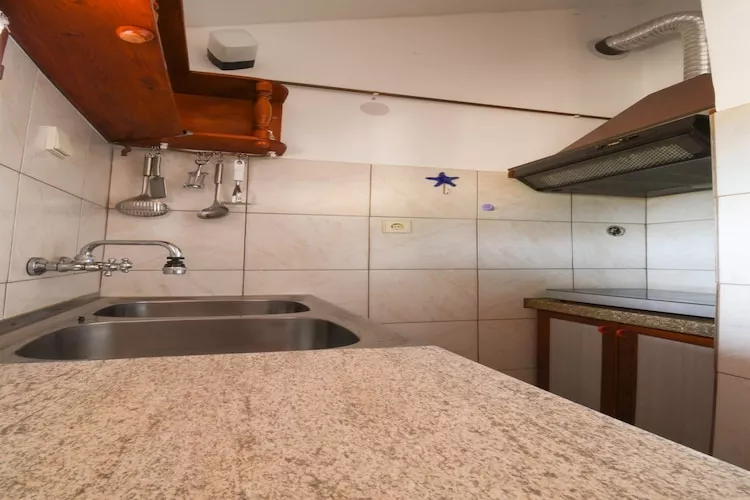 Apartment Kostanjevac - Two Bedroom Apartment with Terrace and Sea View - Keuken
