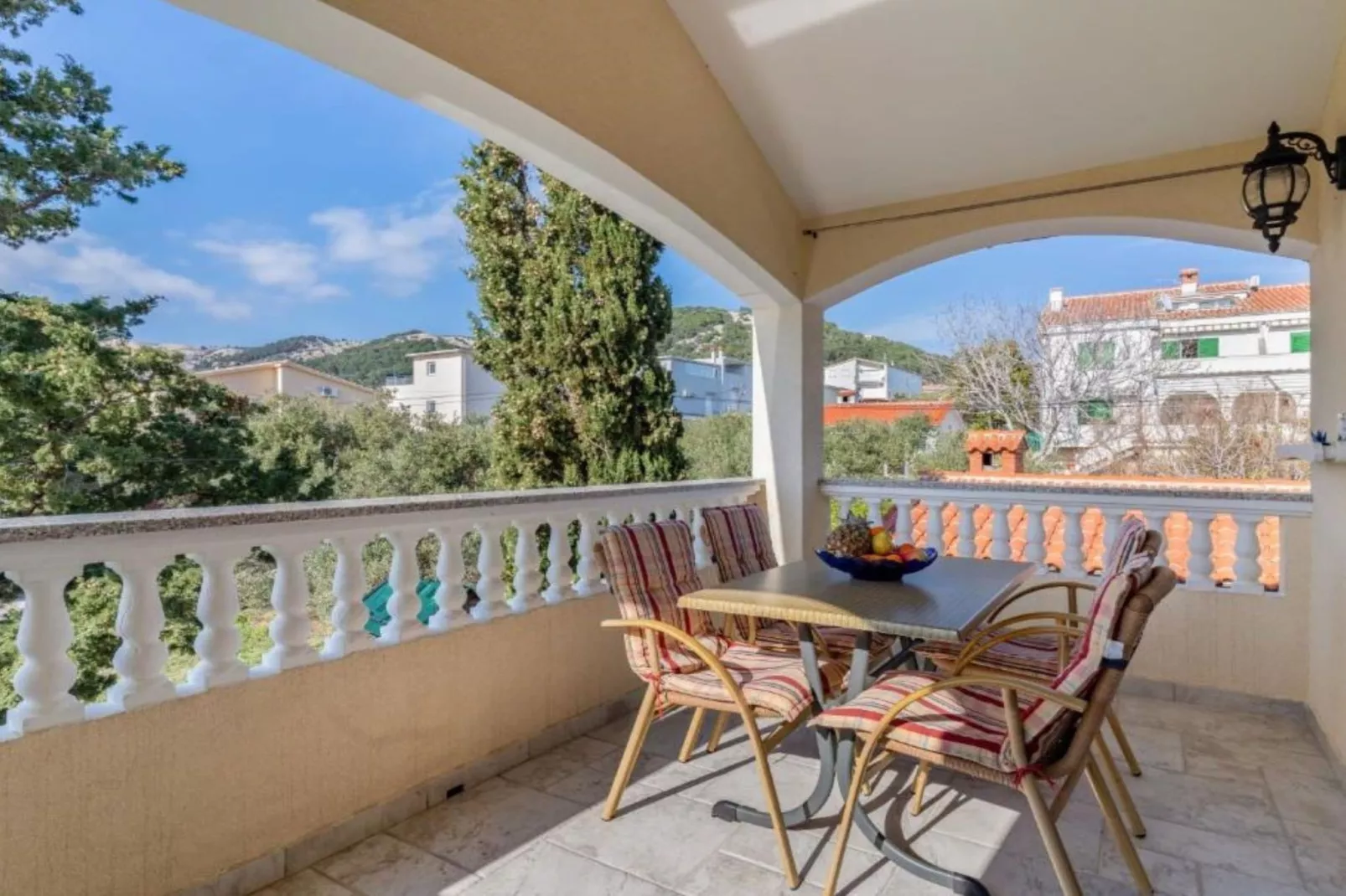 Beachside Serenity Apartments in Barbot - One Bedroom Apartment with Balcony (Owner YELLOW) - Terrasbalkon