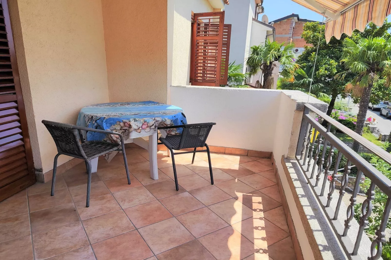 Comfortable Crikvenica Stay with Private Parking - One Bedroom Apartment - Terrasbalkon