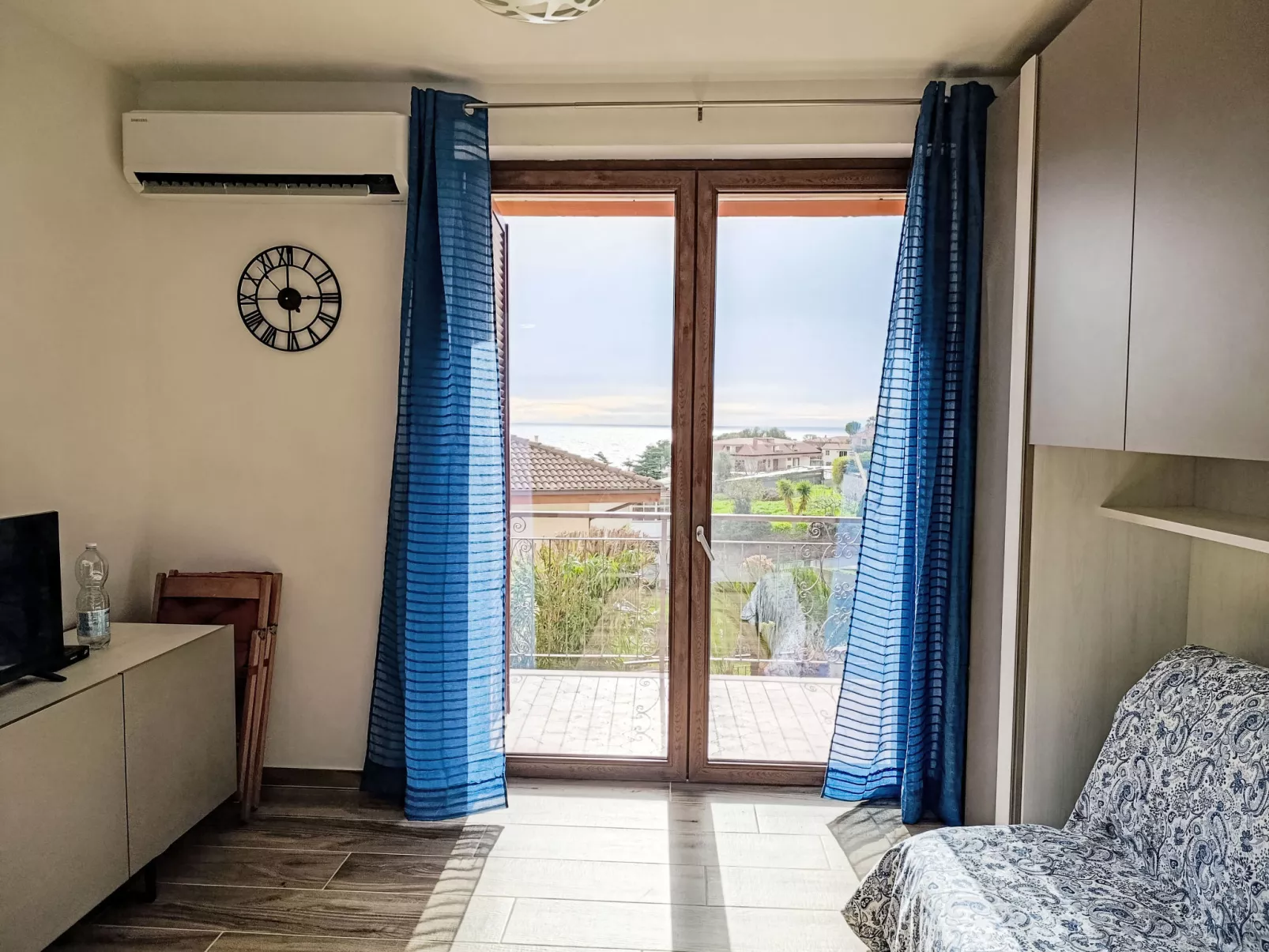 Titti e Giba - Binnen