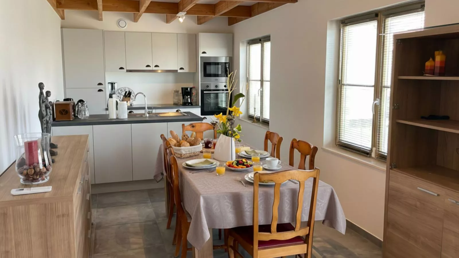 Westhinder I H90-91 Combi - Eetkamer