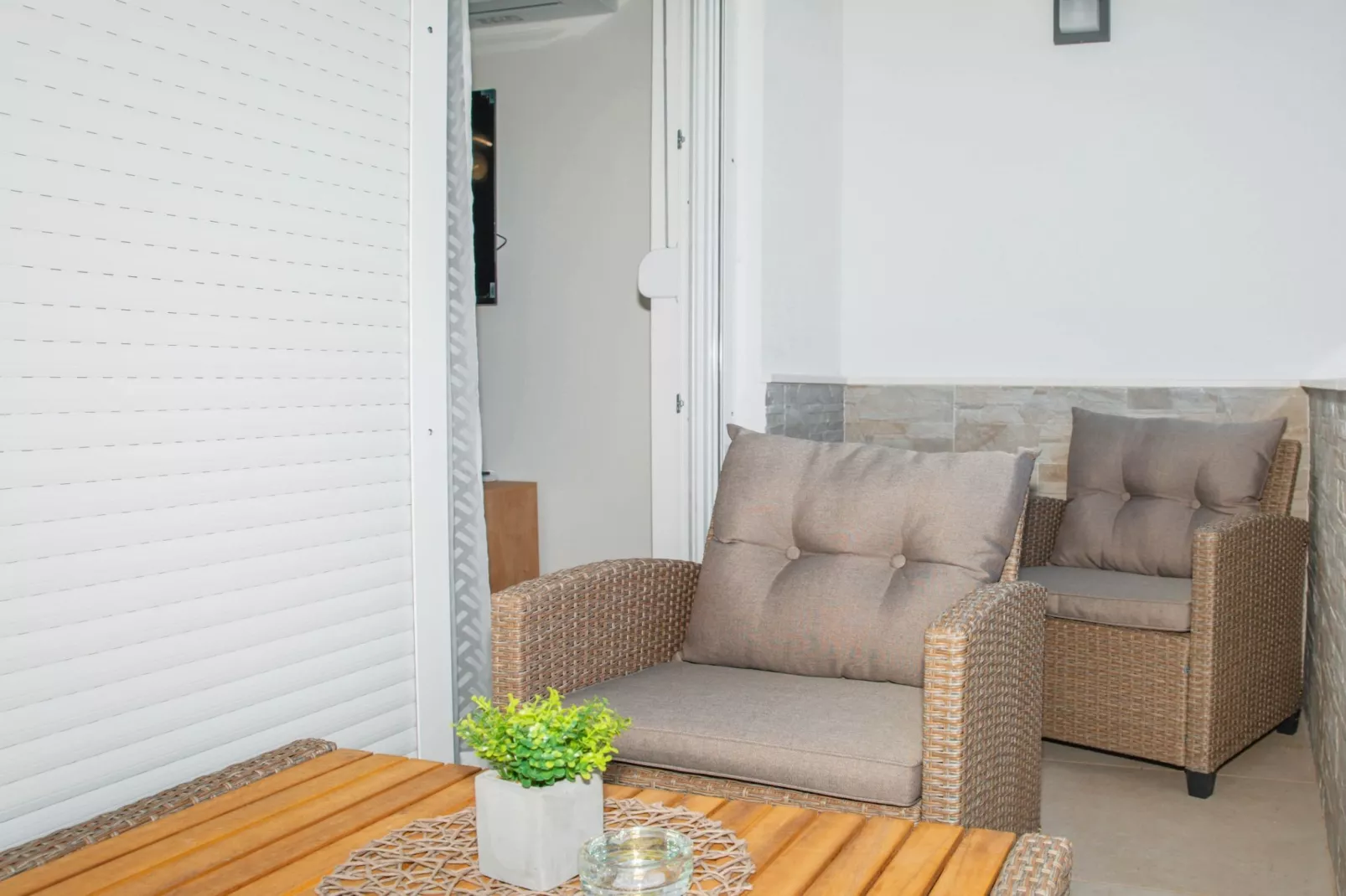 Apartment Matko - Two Bedrom Apartment with Beach View - Woonkamer